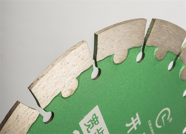 如何提高開槽切割片刀頭金剛石的把持力呢?