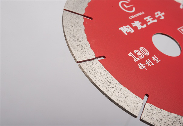 我國(guó)瓷磚切割片加工的瓷磚外墻在發(fā)展中有哪些阻礙性問(wèn)題呢?